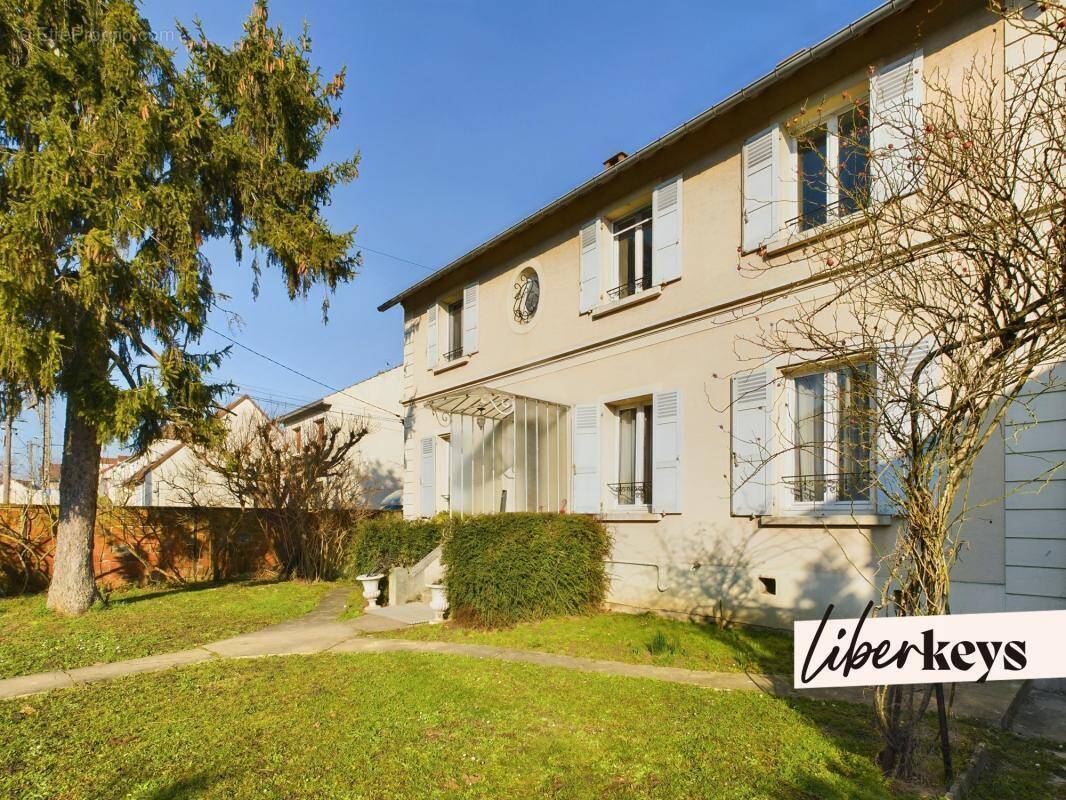 Maison à CHILLY-MAZARIN