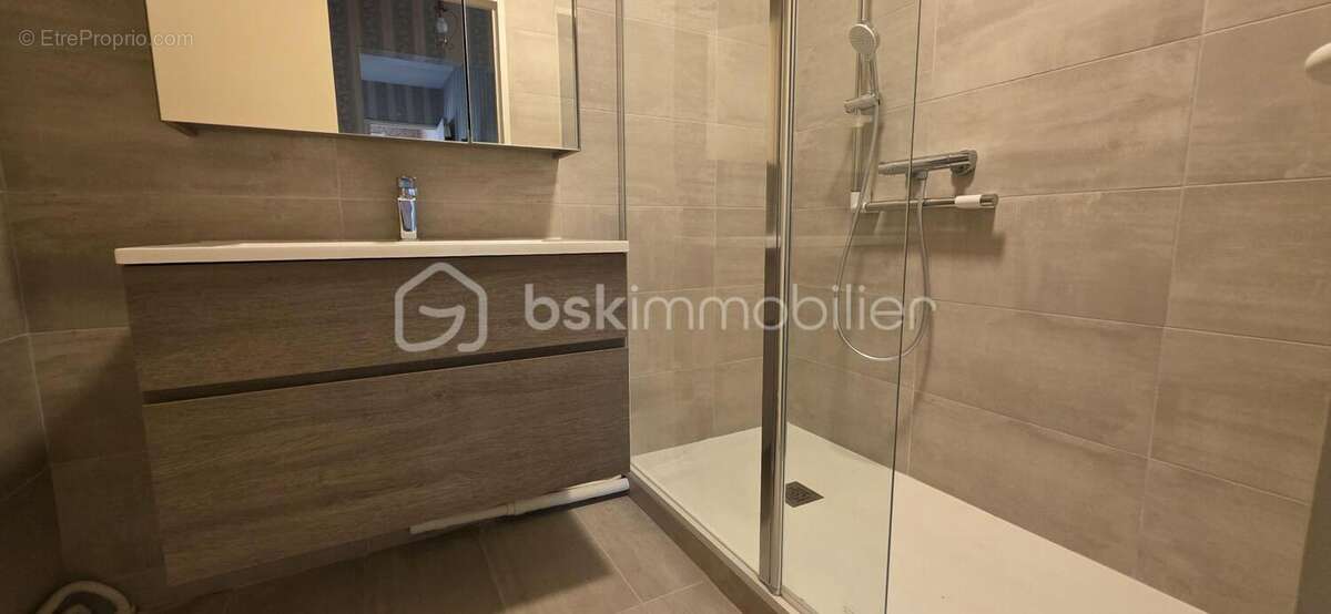 Appartement à LE COUDRAY-MONTCEAUX