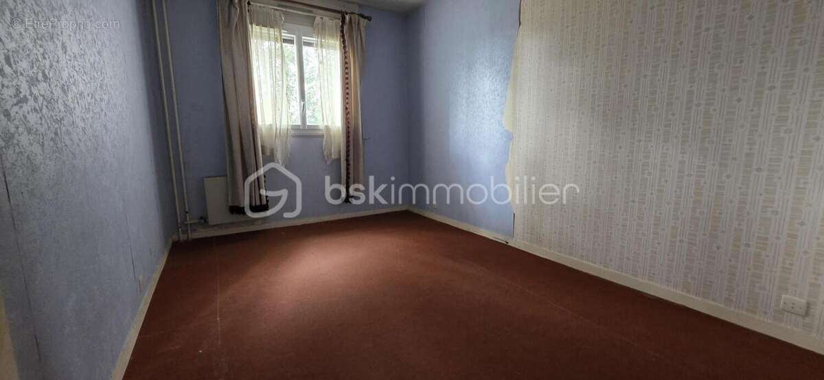 Appartement à LE COUDRAY-MONTCEAUX