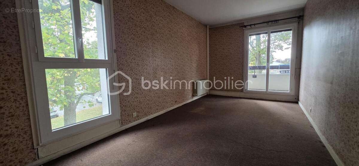 Appartement à LE COUDRAY-MONTCEAUX