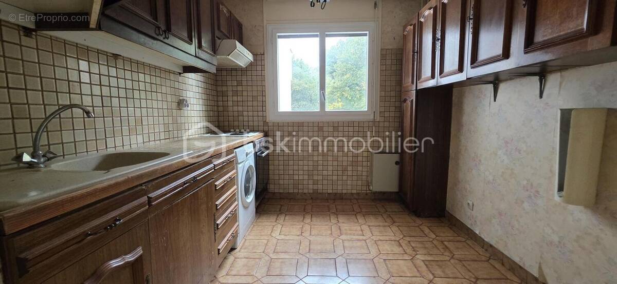 Appartement à LE COUDRAY-MONTCEAUX