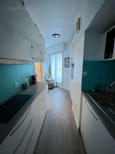Appartement à PARIS-17E