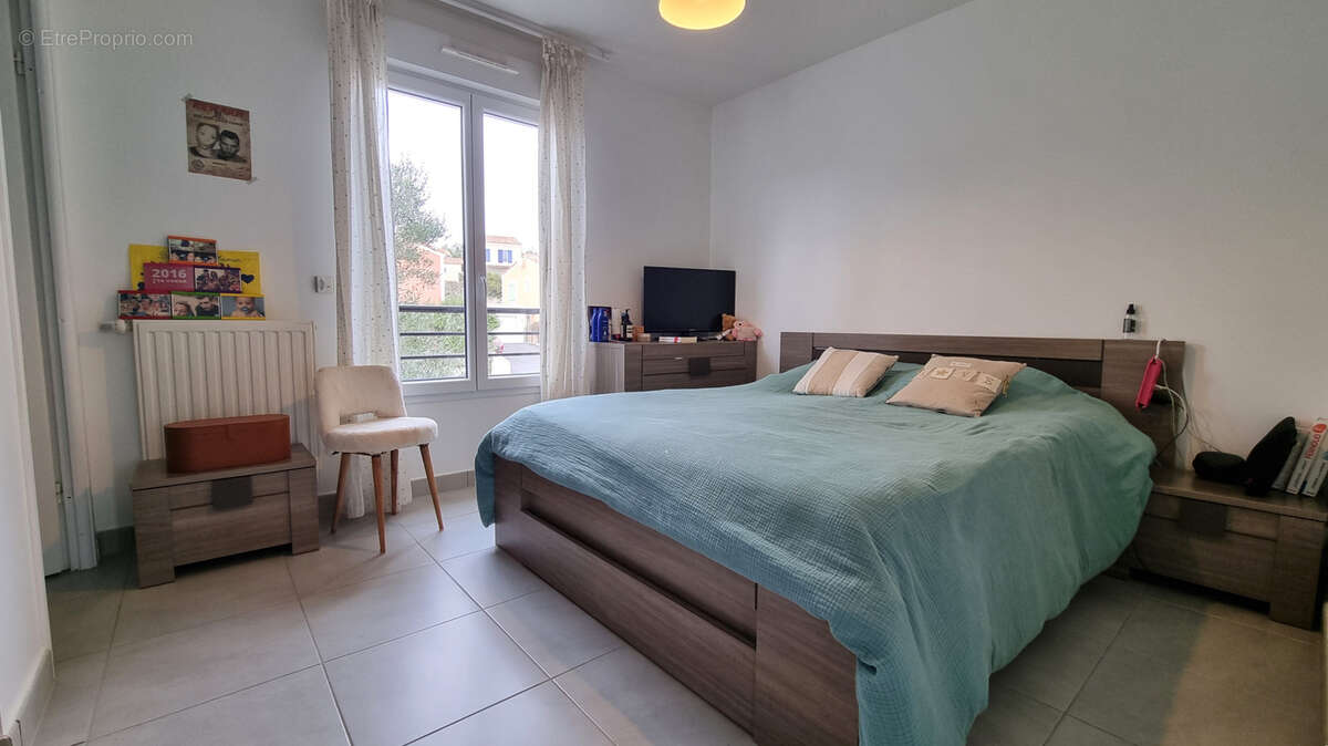 Maison à SAINT-CLEMENT-DE-RIVIERE