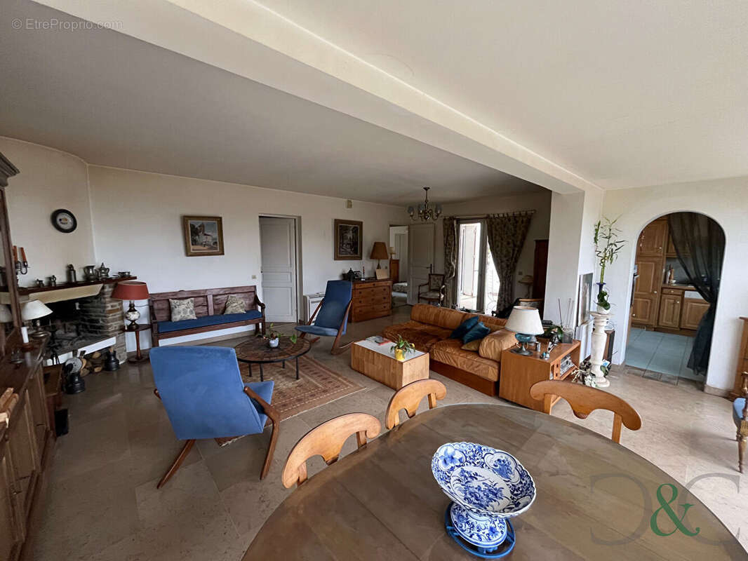 Maison à BORMES-LES-MIMOSAS