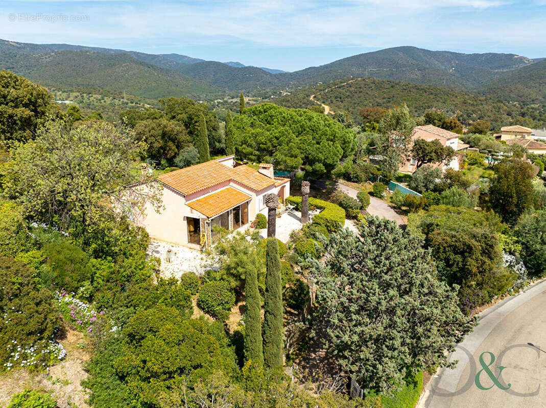 Maison à BORMES-LES-MIMOSAS