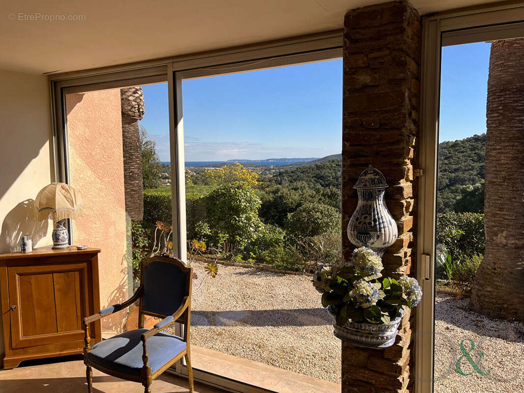 Maison à BORMES-LES-MIMOSAS