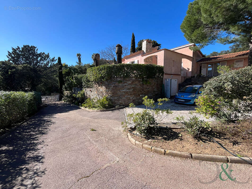 Maison à BORMES-LES-MIMOSAS