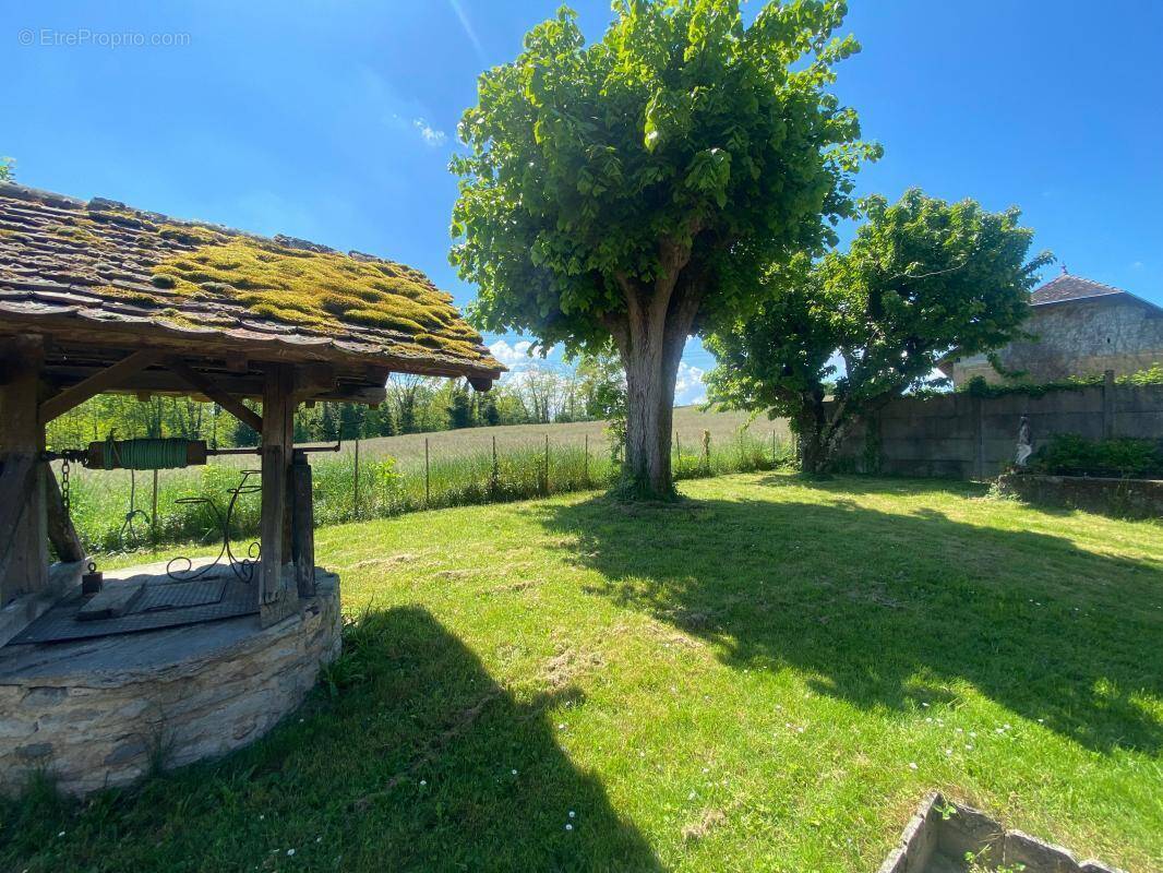 Maison à FAVERGES-DE-LA-TOUR