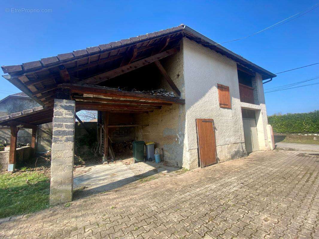 Maison à FAVERGES-DE-LA-TOUR