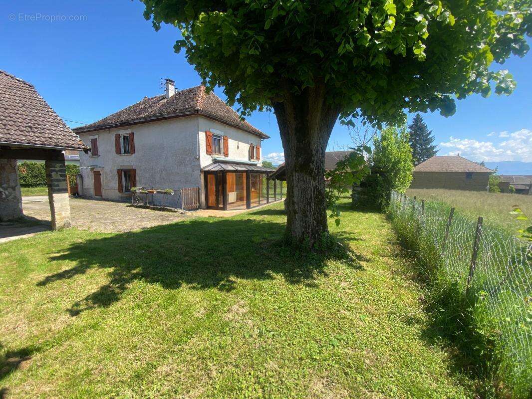 Maison à FAVERGES-DE-LA-TOUR