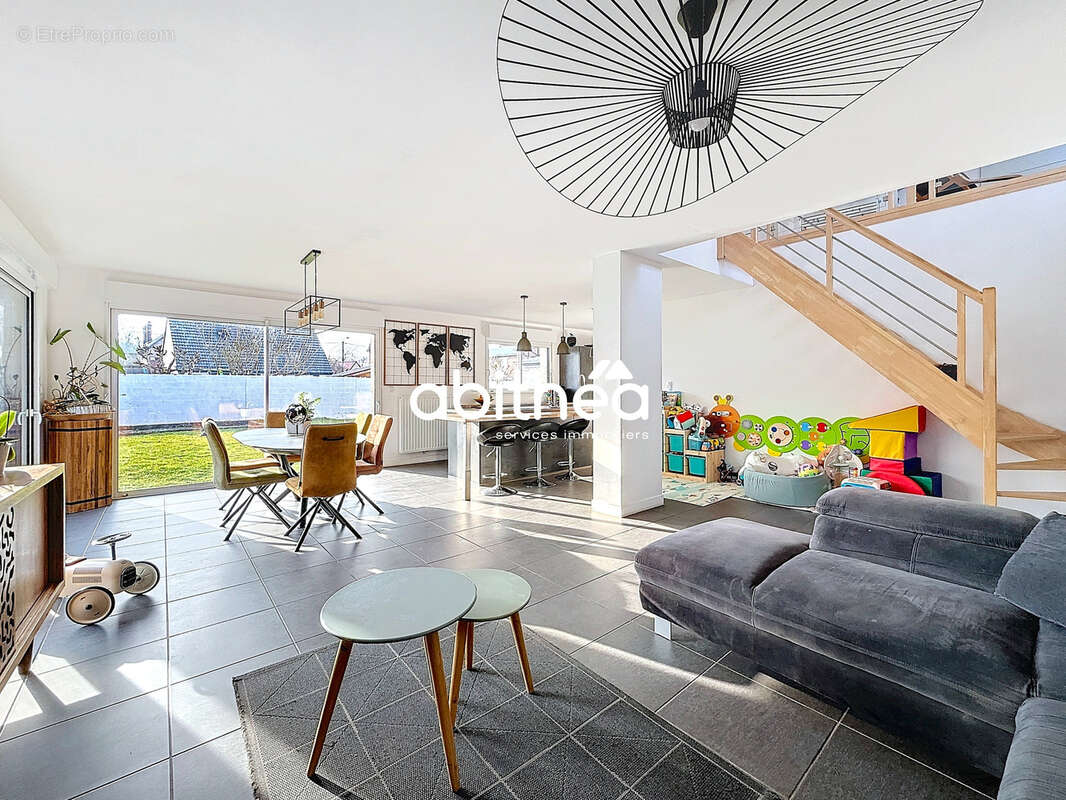 Maison à FRESNES-LES-MONTAUBAN