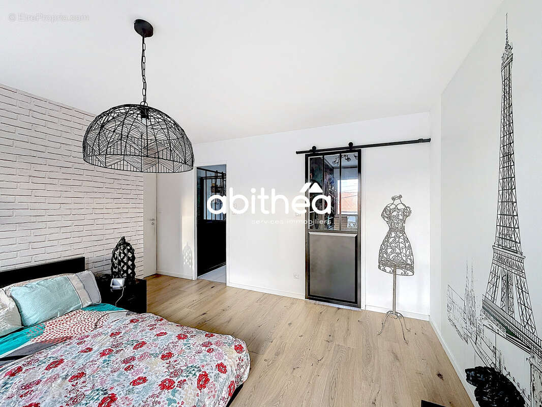 Maison à FRESNES-LES-MONTAUBAN