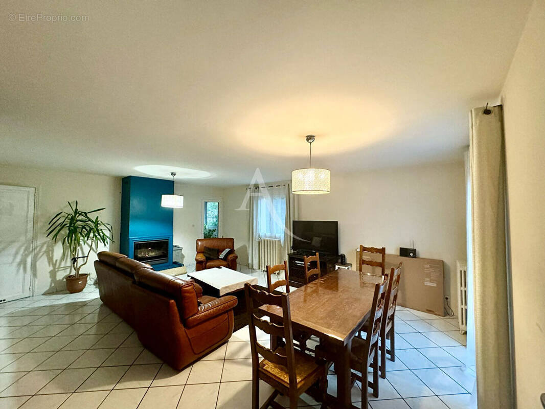 Maison à LIMEIL-BREVANNES