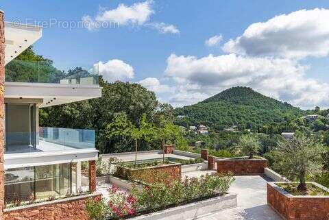 Appartement à LES ADRETS-DE-L&#039;ESTEREL