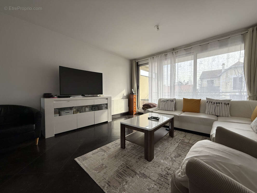 Appartement à LE BLANC-MESNIL