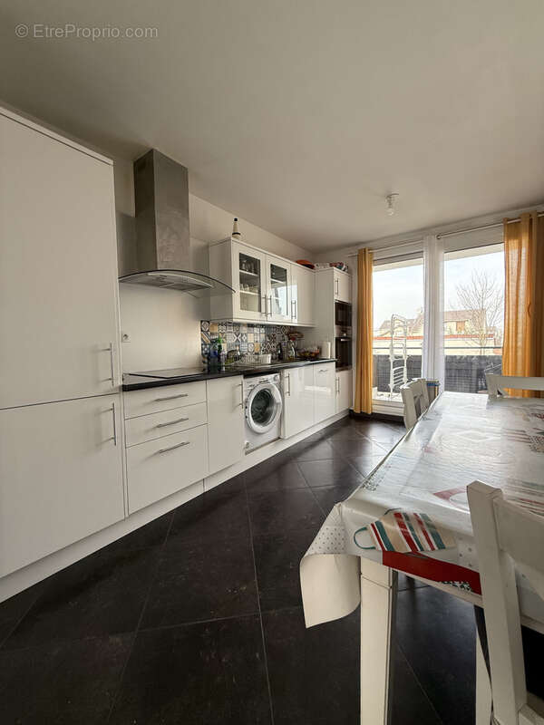 Appartement à LE BLANC-MESNIL