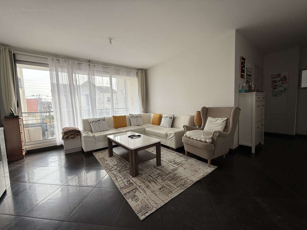 Appartement à LE BLANC-MESNIL