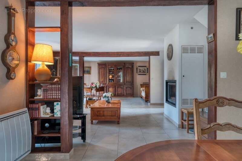 Maison à LA QUEUE-LES-YVELINES