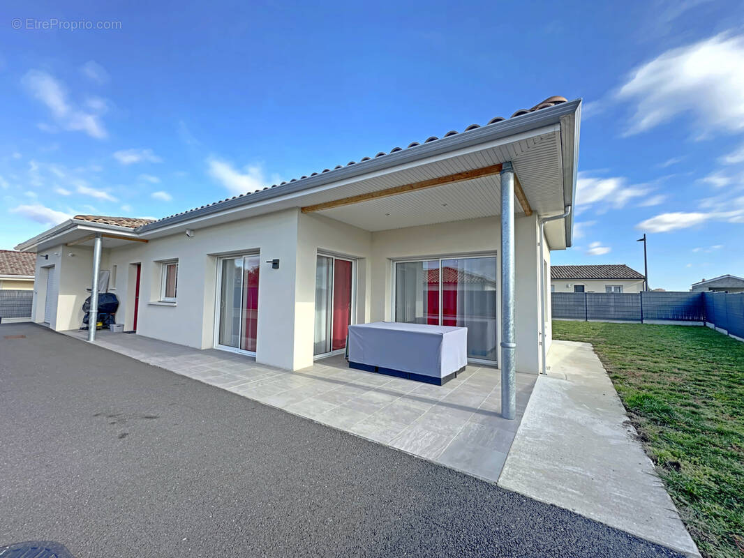 Maison à LES BILLAUX