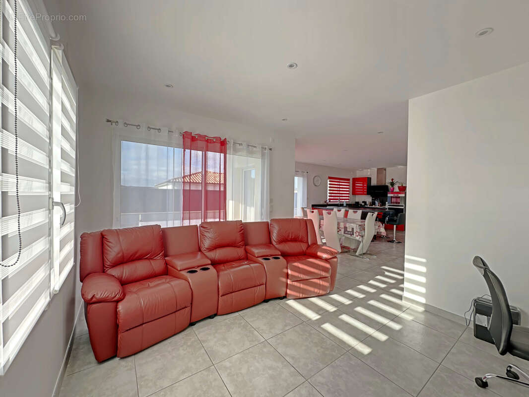 Maison à LES BILLAUX