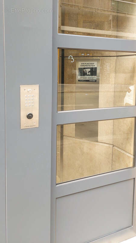 Parking à PARIS-10E