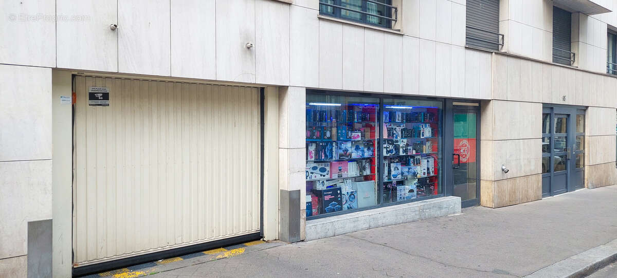 Parking à PARIS-10E