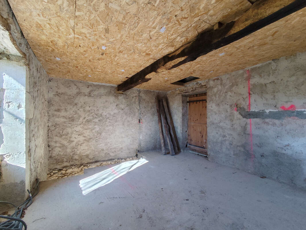 Maison à VALENCE-SUR-BAISE