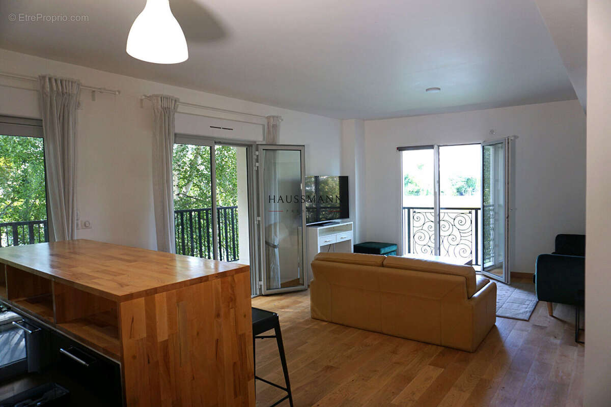 Appartement à NEUILLY-SUR-SEINE