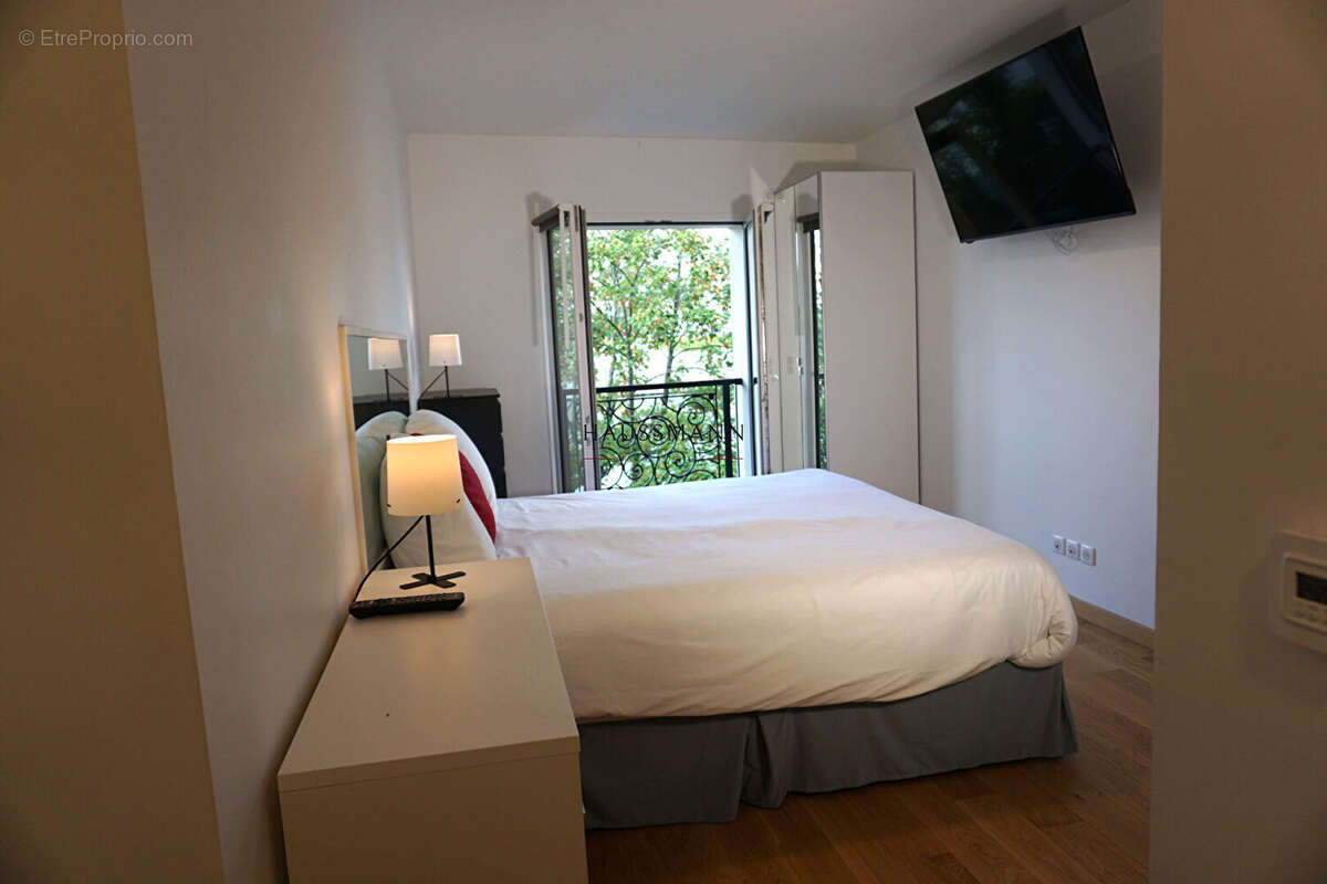 Appartement à NEUILLY-SUR-SEINE