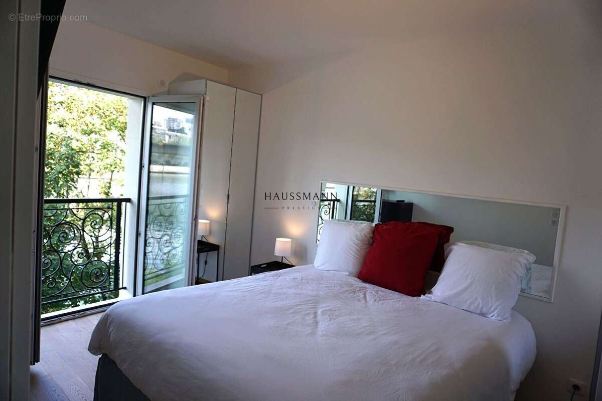 Appartement à NEUILLY-SUR-SEINE