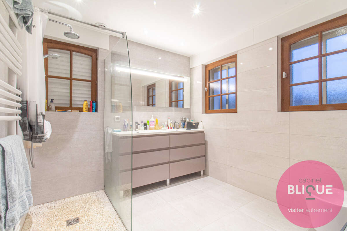 Maison à COLROY-LA-GRANDE