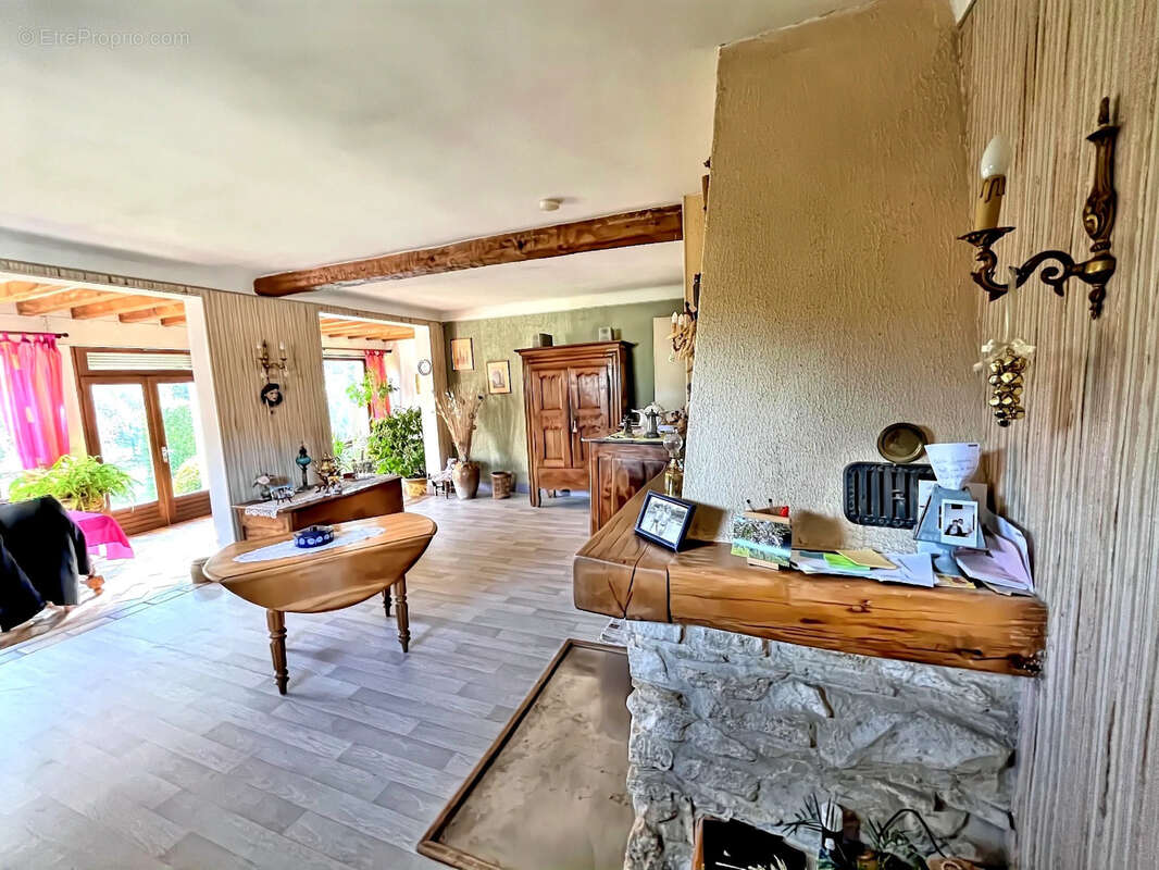 Autre à JOUY-MAUVOISIN