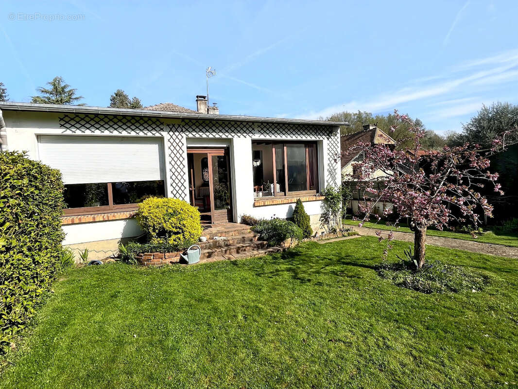 Autre à JOUY-MAUVOISIN