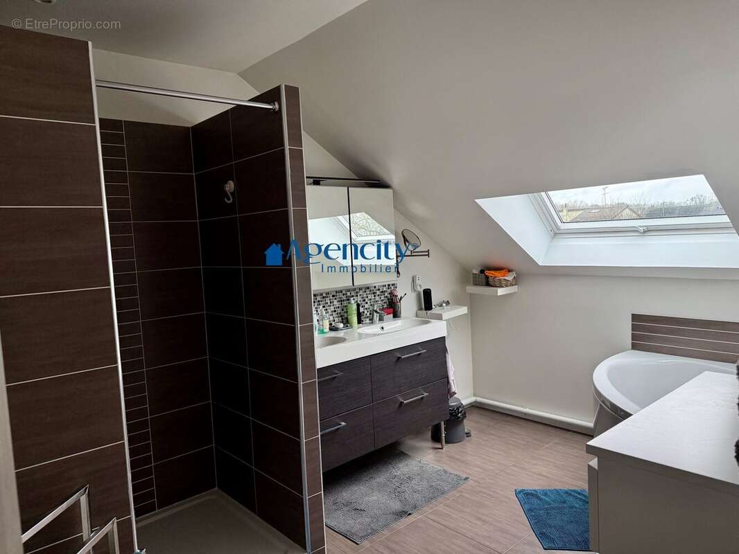 Maison à PONTAULT-COMBAULT