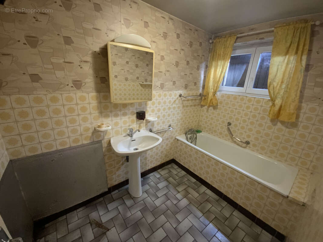 Maison à BELONCHAMP