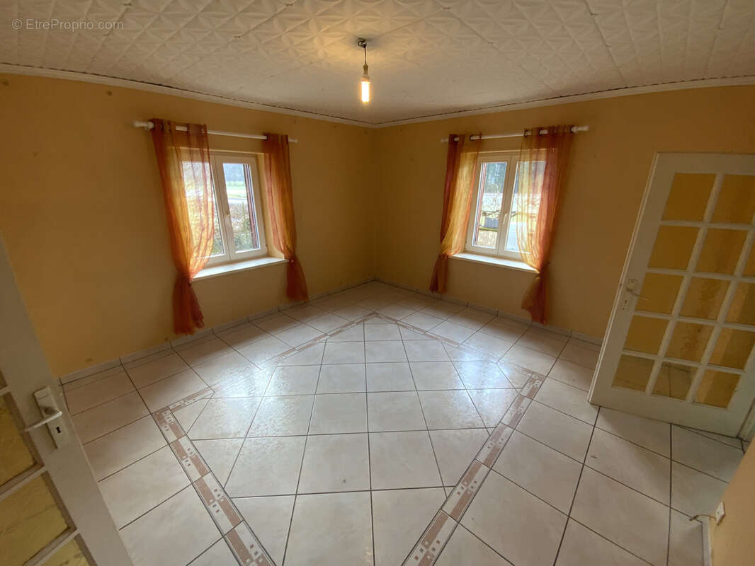 Maison à BELONCHAMP