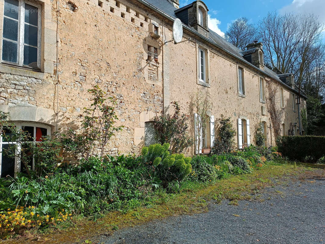 Maison à LE MANOIR