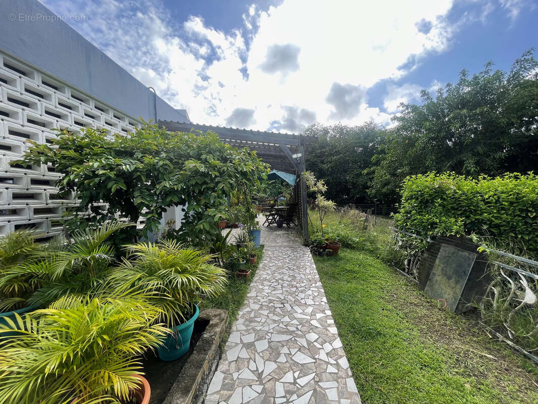 Maison à SCHOELCHER