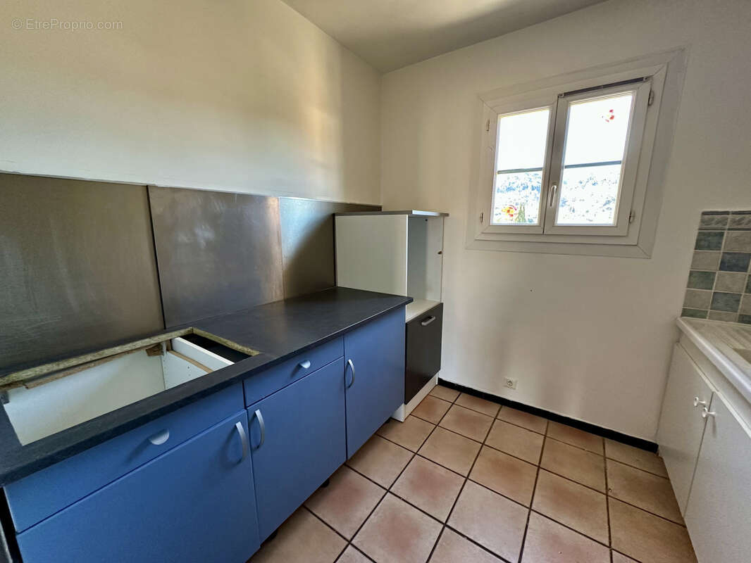 Appartement à SOLLIES-PONT