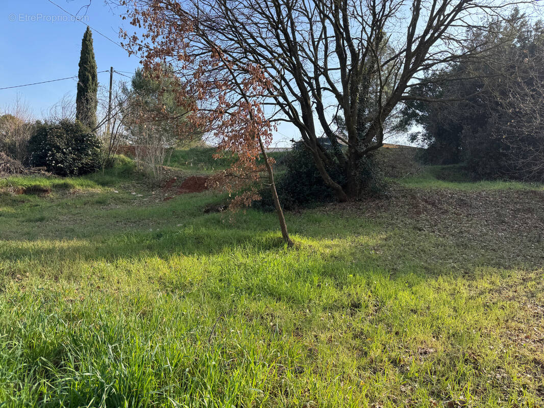 Terrain à LA DESTROUSSE