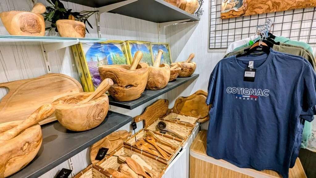 Commerce à COTIGNAC