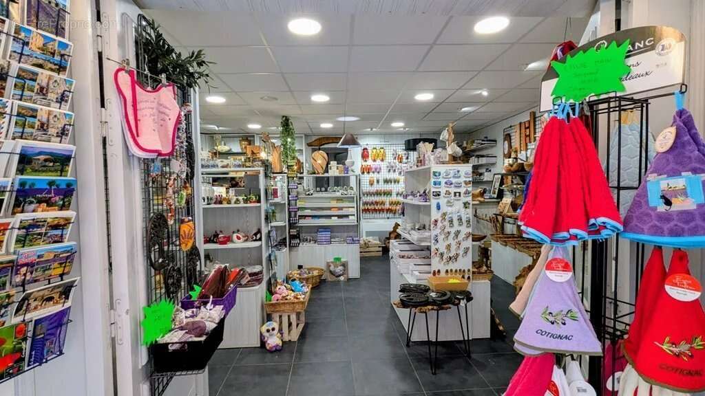 Commerce à COTIGNAC