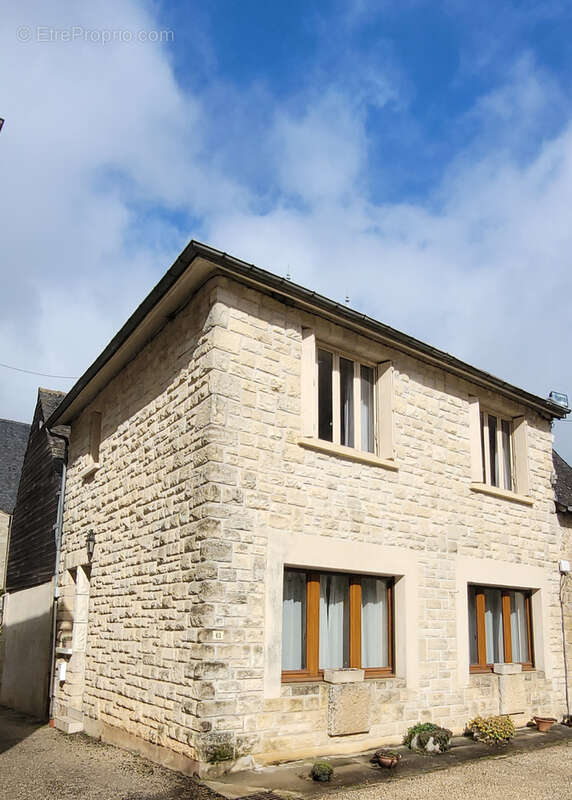 Maison à SAINT-ROBERT