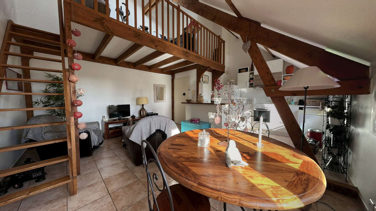 Appartement à NEAUPHLE-LE-CHATEAU