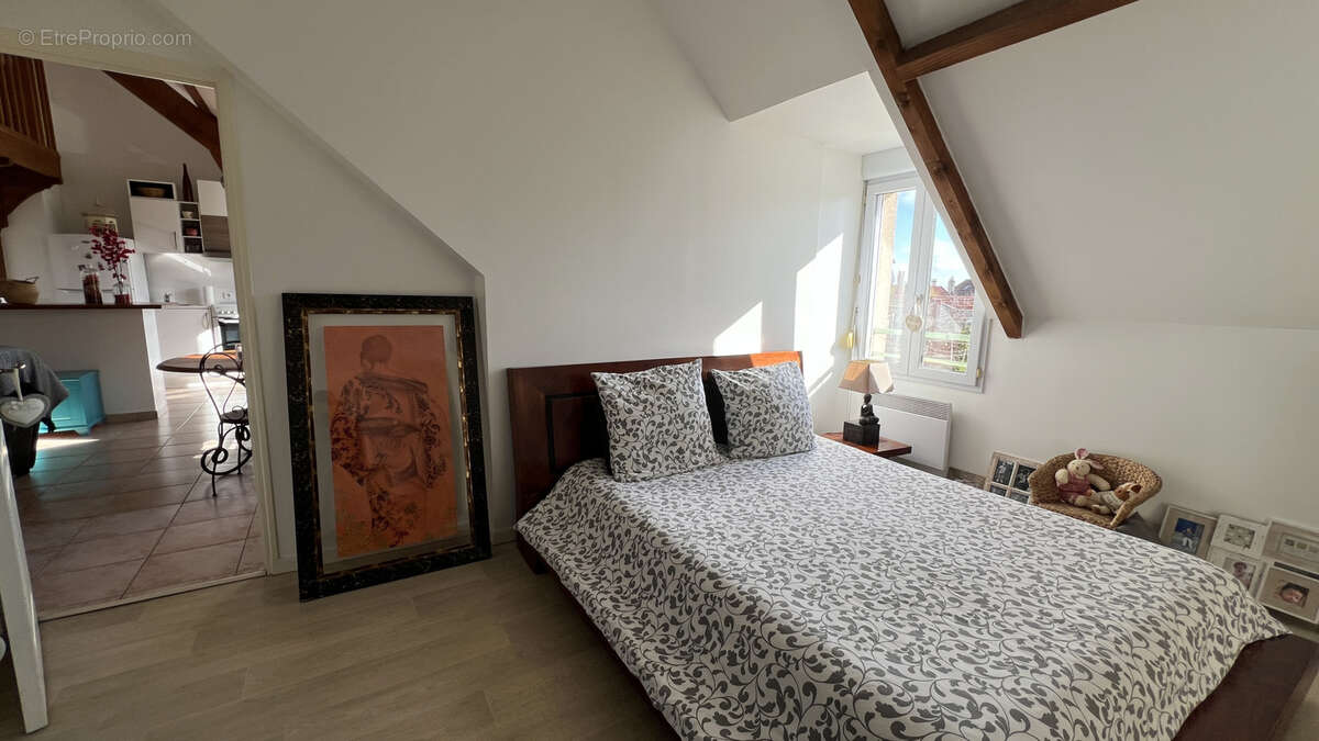 Appartement à NEAUPHLE-LE-CHATEAU