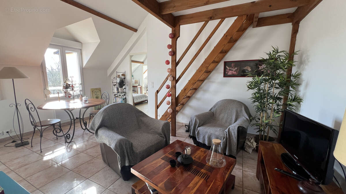 Appartement à NEAUPHLE-LE-CHATEAU