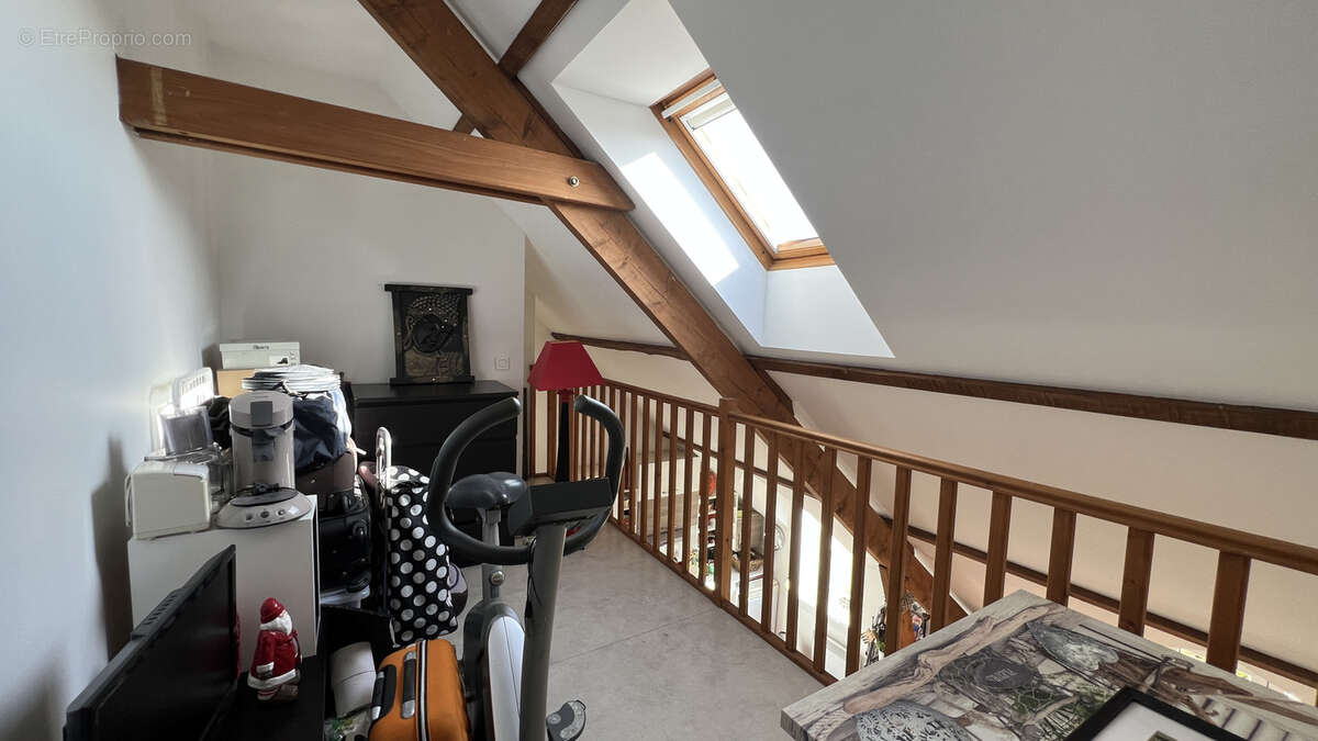 Appartement à NEAUPHLE-LE-CHATEAU