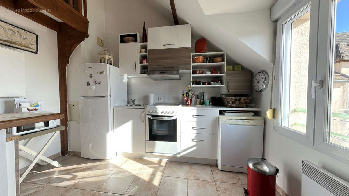 Appartement à NEAUPHLE-LE-CHATEAU