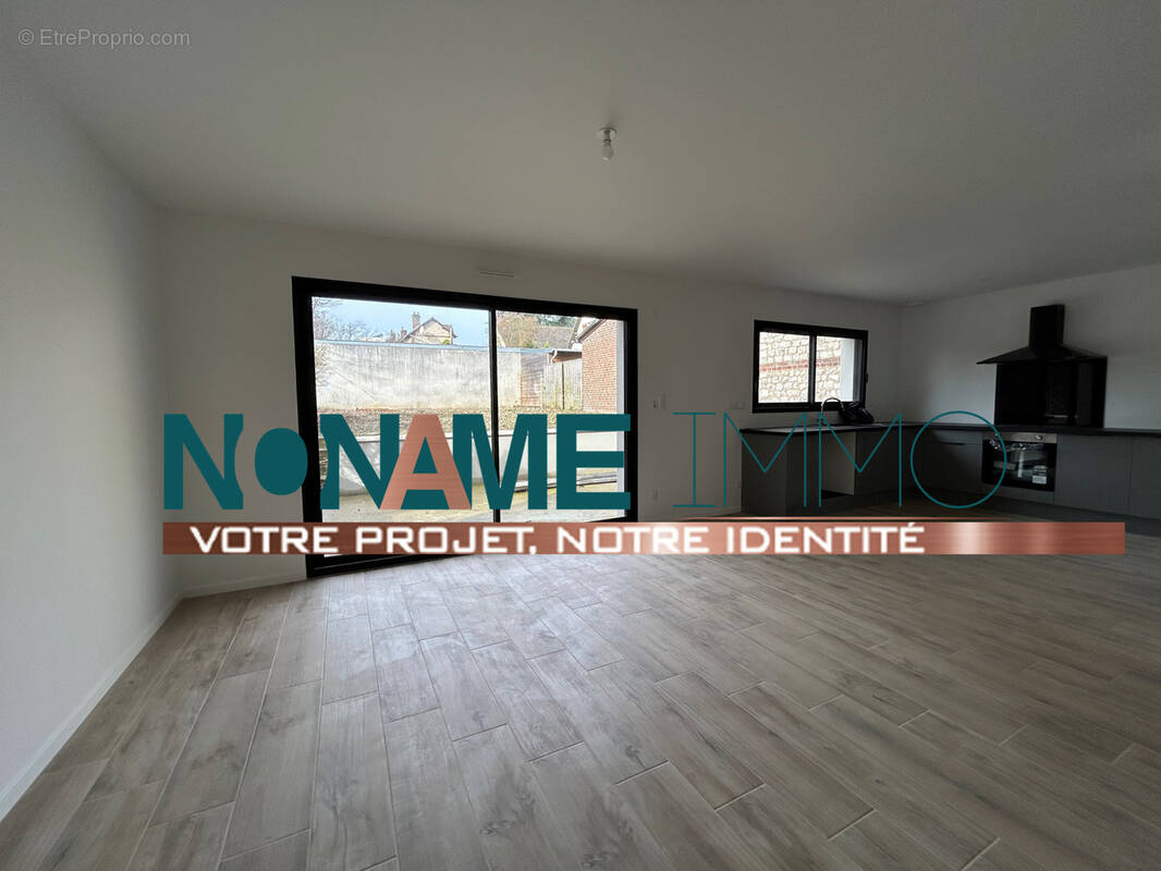 Maison à SAINT-ETIENNE-DU-ROUVRAY