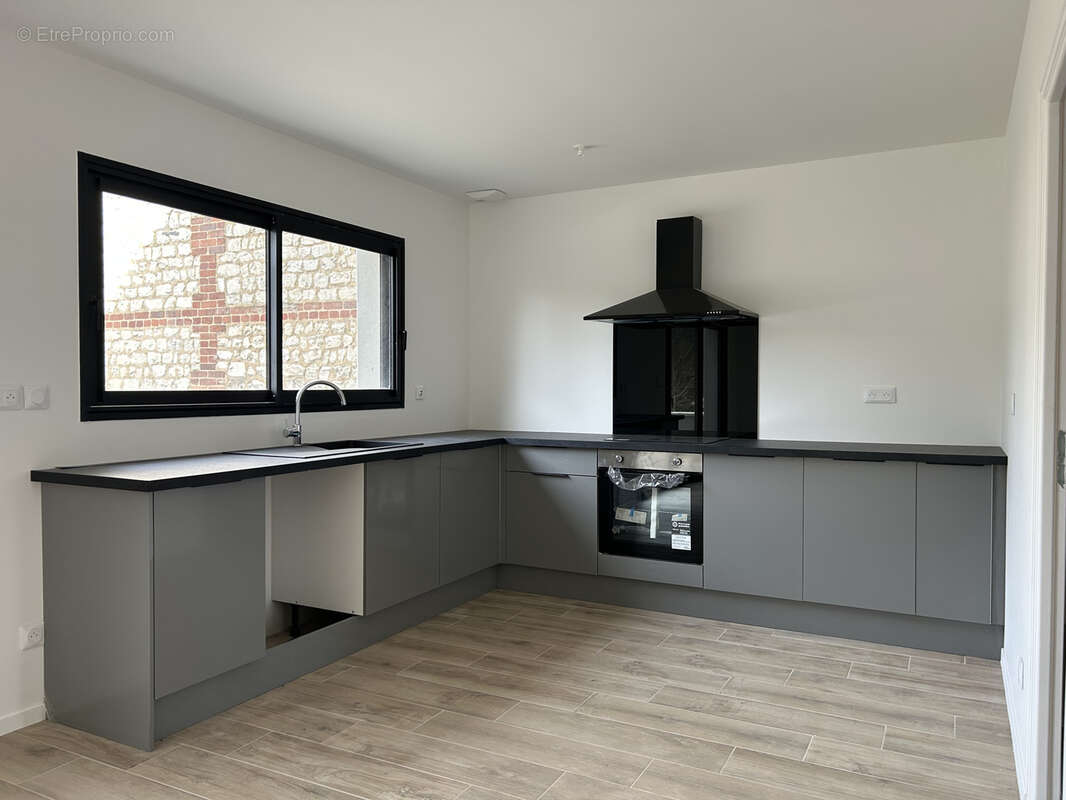 Maison à SAINT-ETIENNE-DU-ROUVRAY